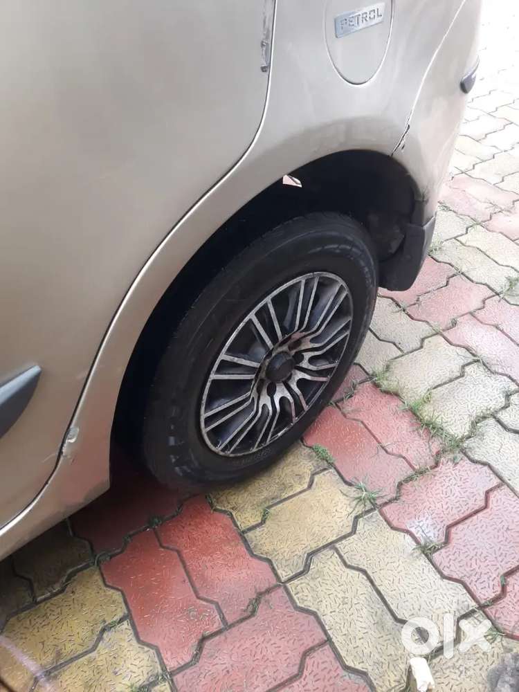 Maruti Suzuki Swift Dzire 2012