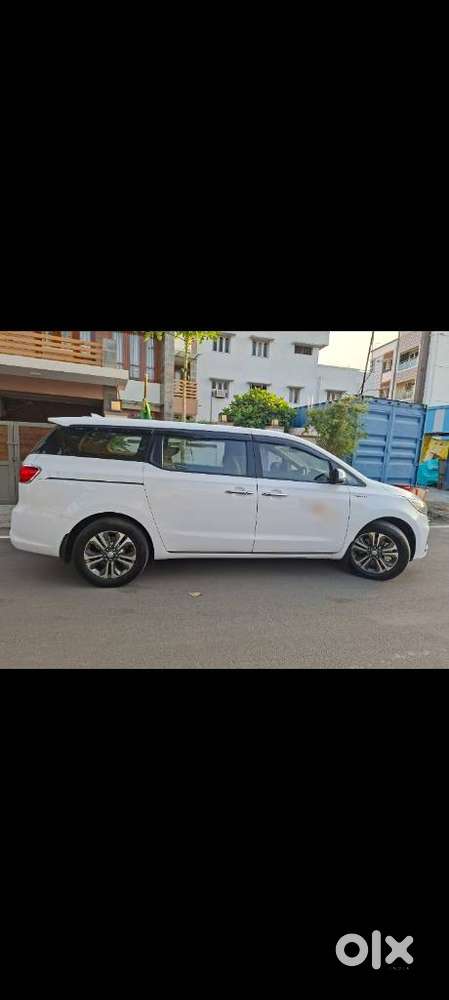 Kia Carnival Premium, 2021, Diesel