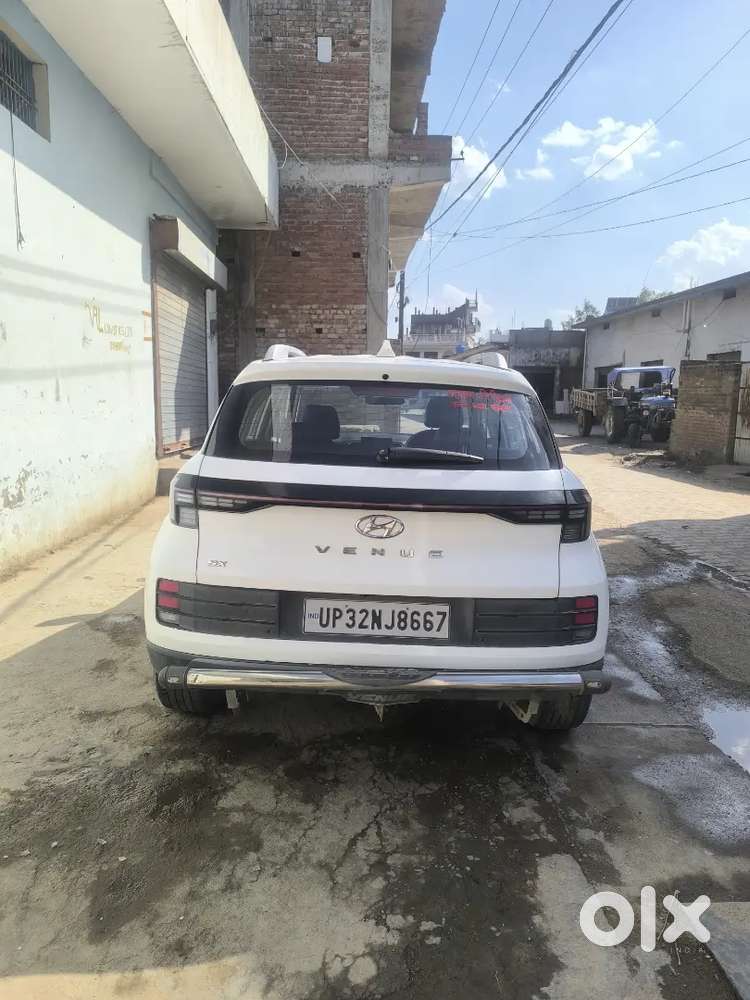 Hyundai Venue 2023 Sx Mt Diesel Well Maintained