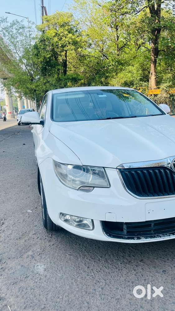 Skoda Superb Petrol 2013