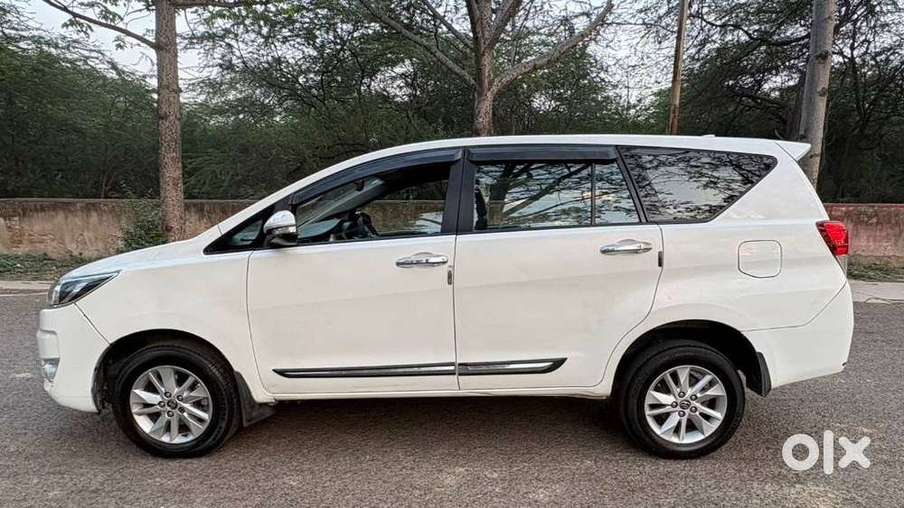 Toyota Innova Crysta 2.4 G Mt 7 Str, 2016, Diesel