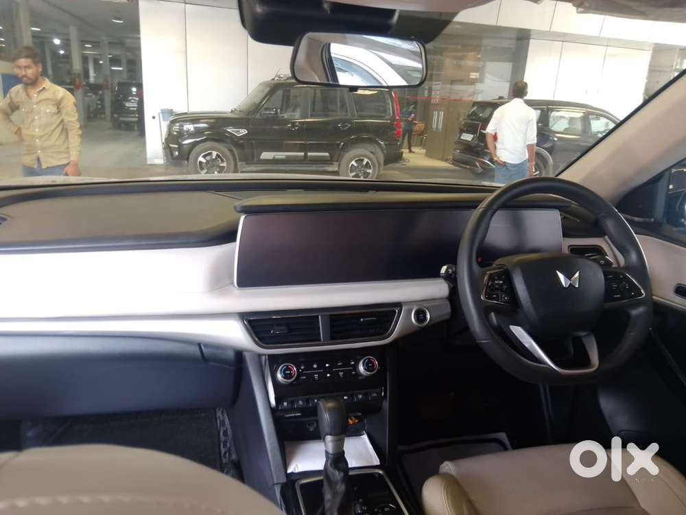 Mahindra Xuv700 A7l Diesel 2024