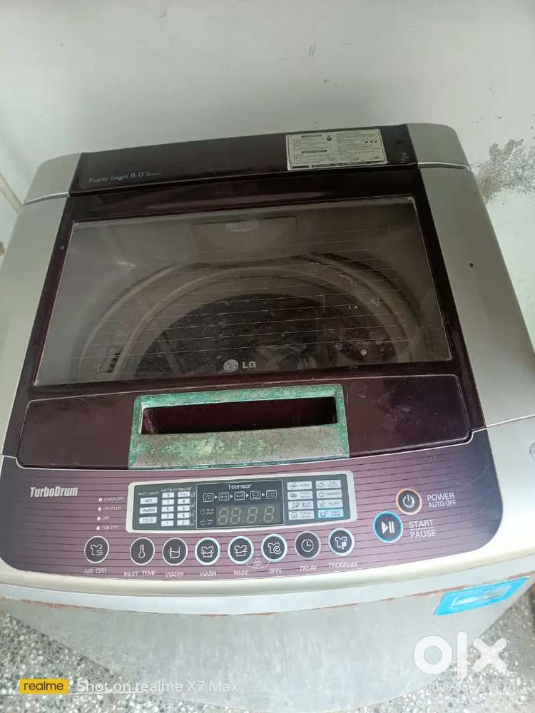 LG AUTOMATIC WASHING MACHINE IN RUNNING CONDITION