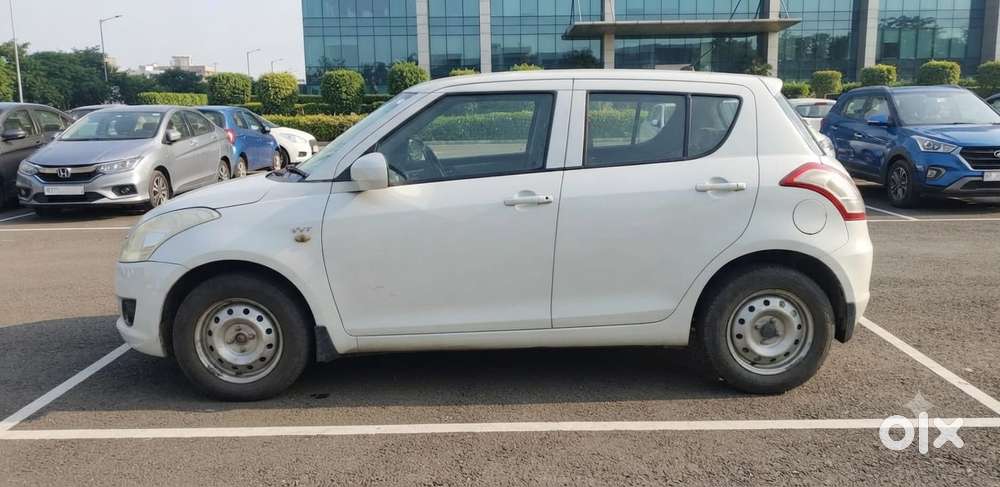 Maruti Suzuki Swift Lxi Optional-o, 2012, Cng & Hybrids