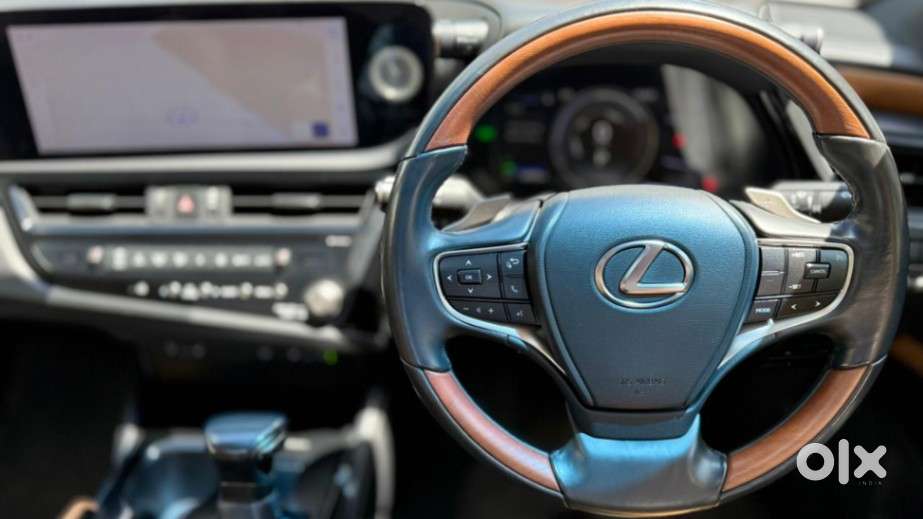 Lexus Es 300h Luxury, 2023, Petrol