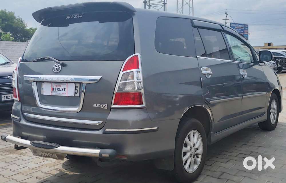 Toyota Innova 2.5 Vx 8 Seater Bs Iv, 2012, Diesel