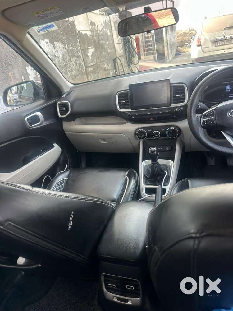 Hyundai Venue 2024 Petrol Good Condition