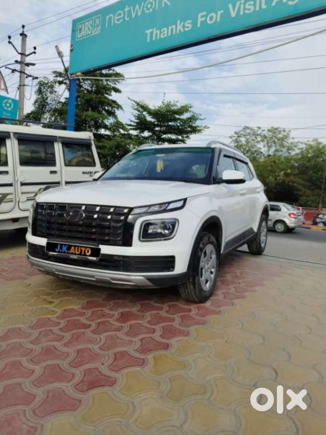 Hyundai Venue Sx Mt, 2023, Petrol
