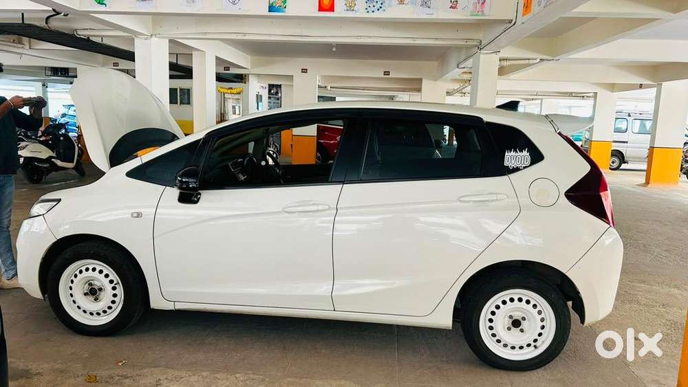 2015 Honda Jazz Sv Petrol Manual 68500 Km