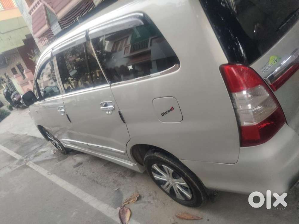 Toyota Innova 2015