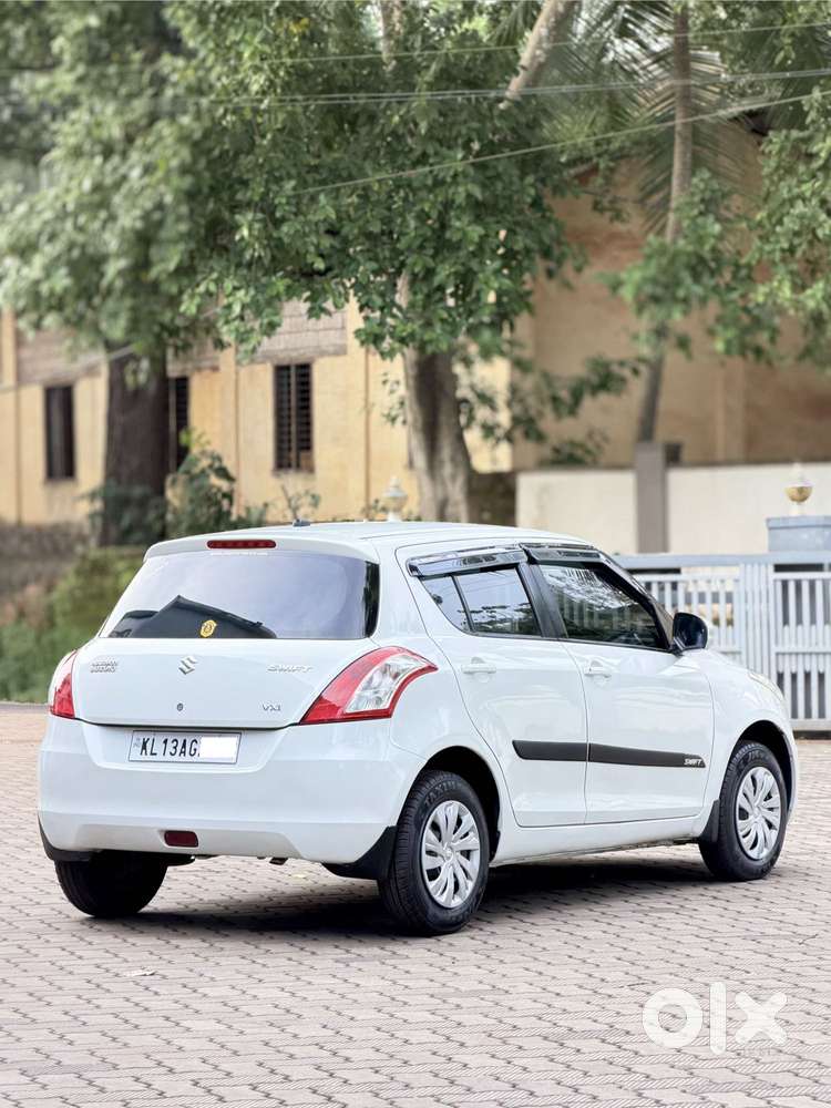 Maruti Suzuki Swift Vxi Ags, 2016, Petrol
