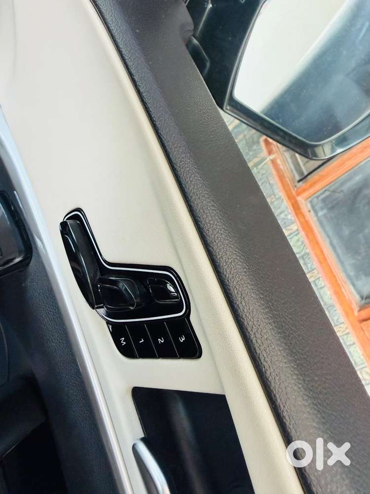 Mahindra Xuv700 Diesel 2023 Car