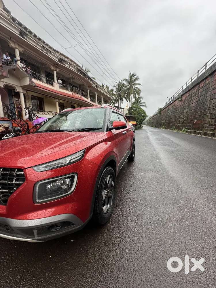 Hyundai Venue 2019 Petrol 160000 Km Driven