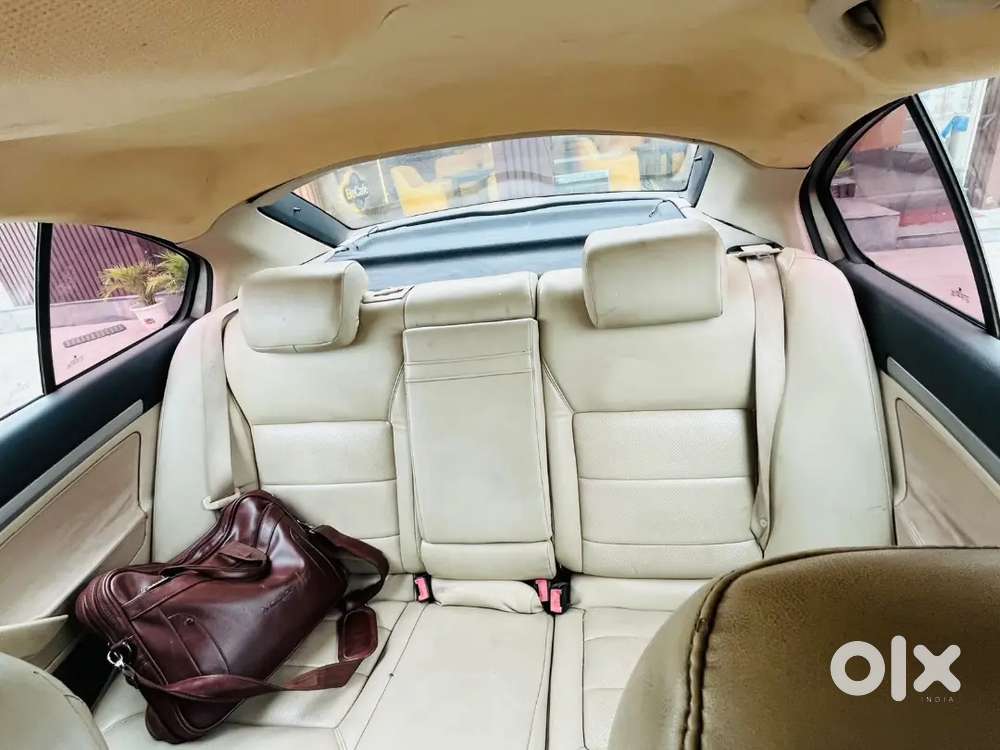 Skoda Laura Elegance 2010 Passing 2030