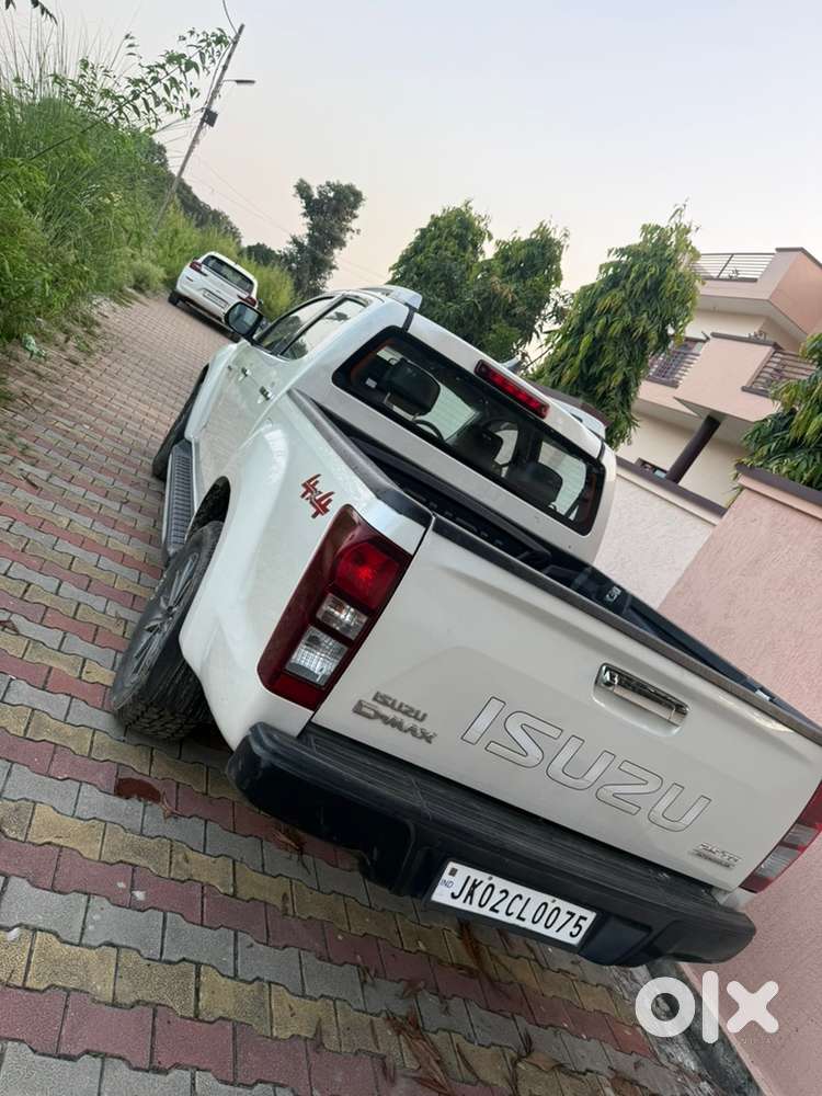 Isuzu V-cross 2019 Diesel Well Maintained
