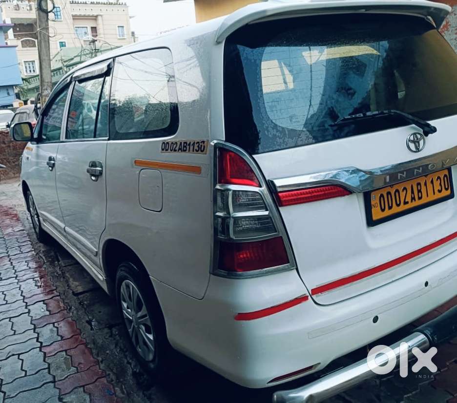 Toyota Innova 2.5 G (diesel) 8 Seater Bs Iv, 2016, Diesel