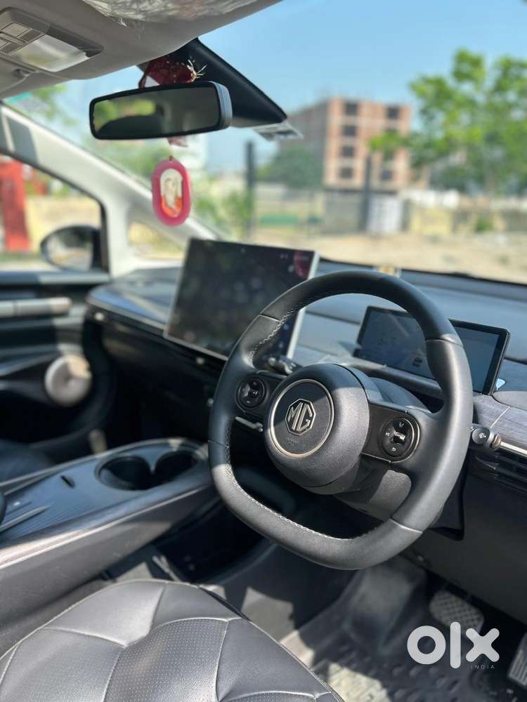 Mg Windsor Ev Essence, 2024, Electric