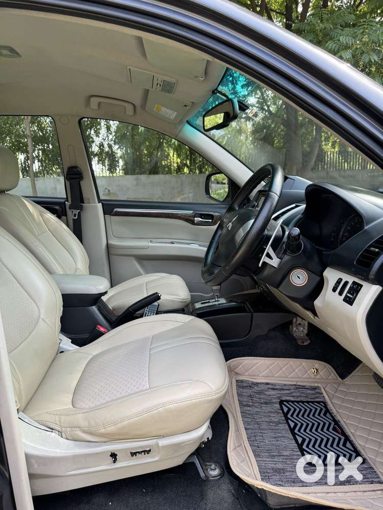 Mitsubishi Pajero Sport 4x2 At Dualtone Blacktop, 2016, Diesel