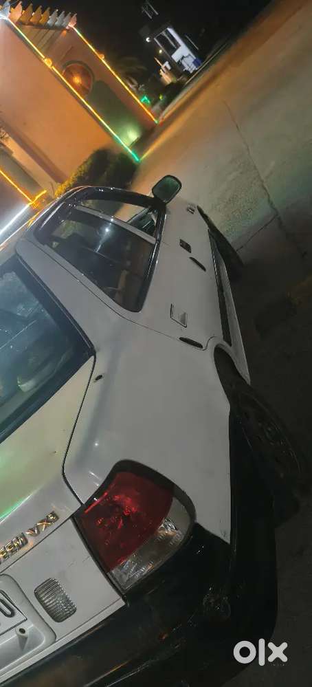 Maruti Suzuki Esteem Lxi 2006