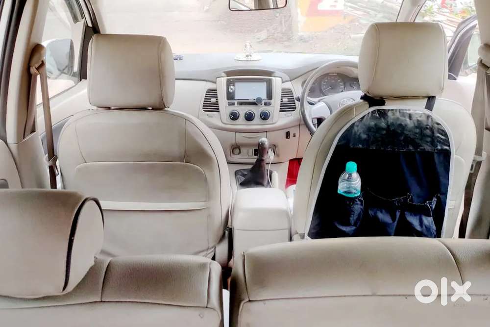 Toyota Innova 2012