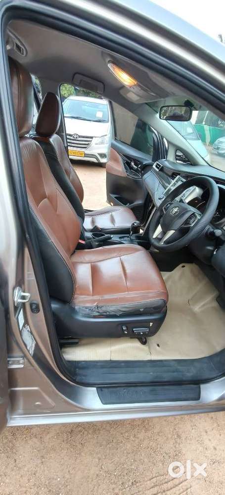 Toyota Innova Crysta 2.8z Automatic, 2016, Diesel