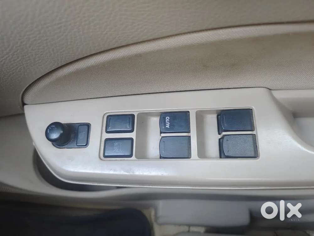Maruti Suzuki Swift Dzire 2015 Diesel 104800 Km Driven