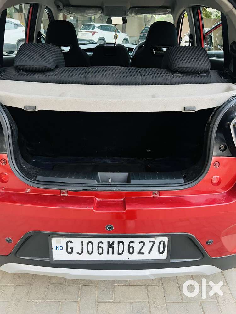 Mahindra Kuv 100 D75 K8 Dual Tone, 2019, Diesel