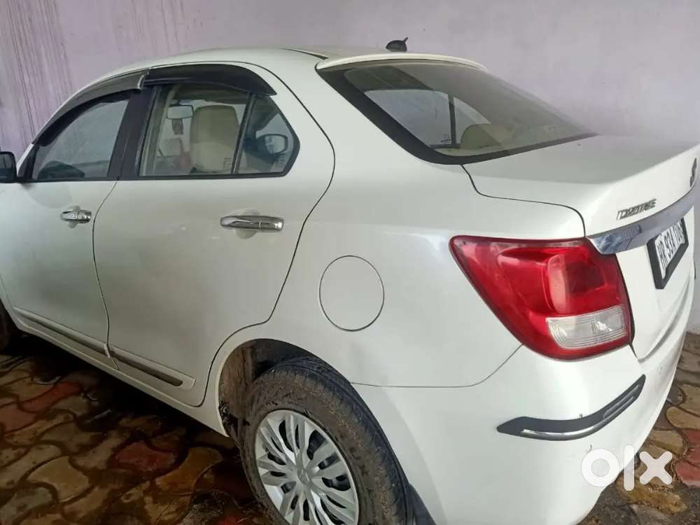 Maruti Suzuki Dzire 2021 Petrol 60900 Km Driven