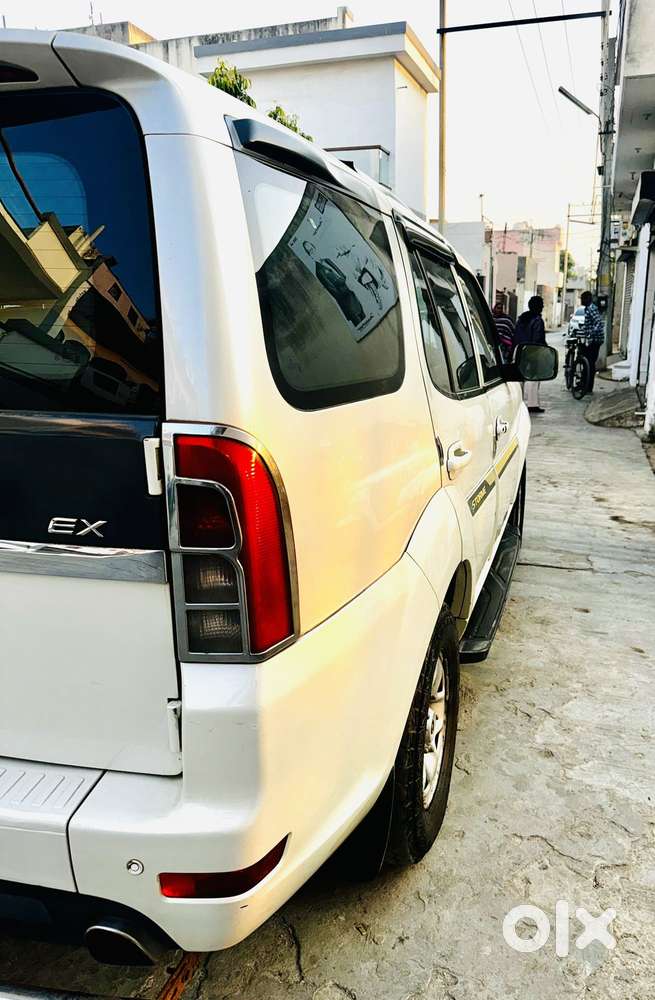 Tata Safari Storme 2012-2015 Explorer Edition, 2015, Diesel