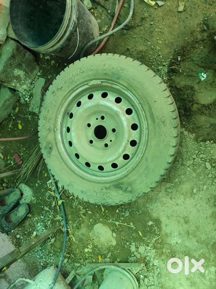 Mahindra Xuv500 Yokohama Tyre With Rim  Single Piece  Good Condition