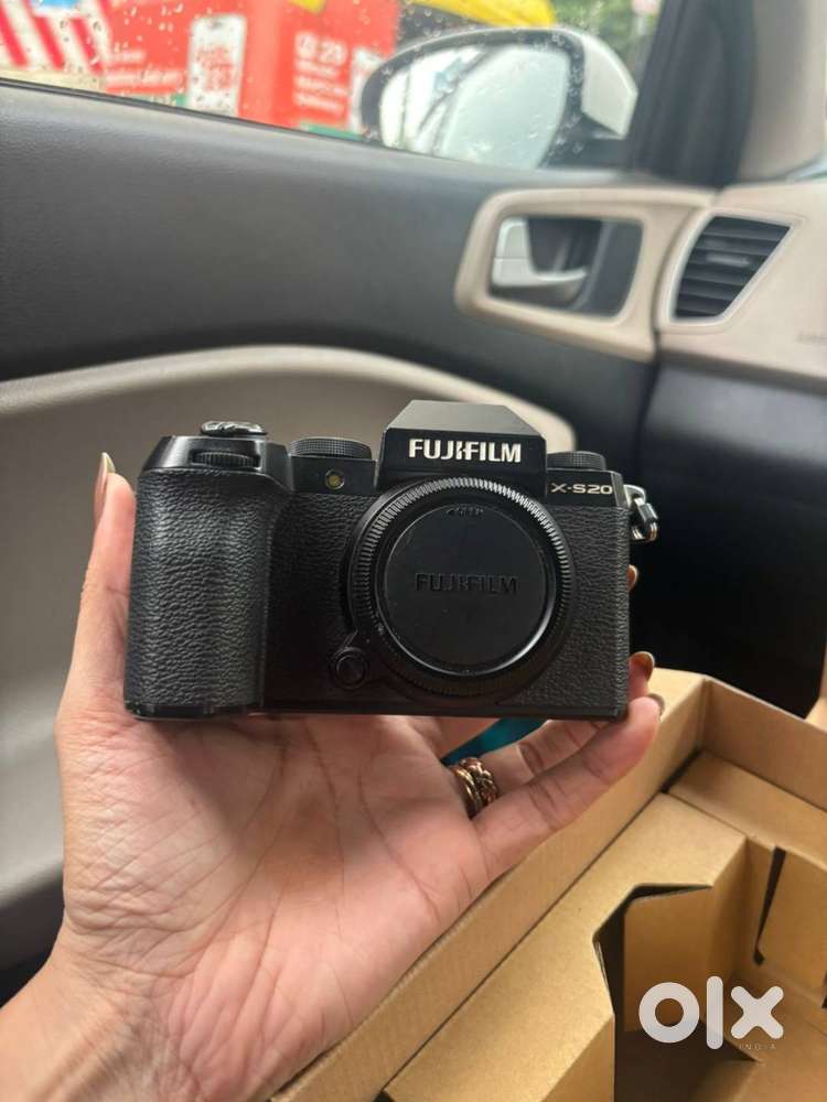 Fuji Film X-S20