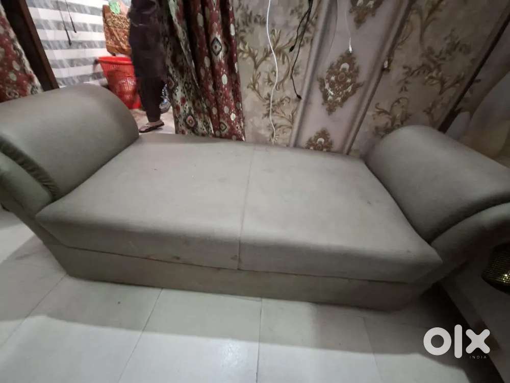 Sofa Setty 2 seater in good condition