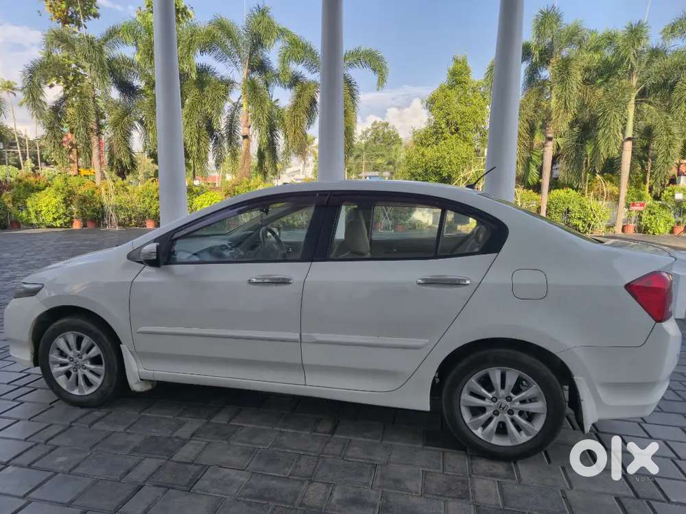 2012 Last Honda City V Automatic Sunroof ,padshift Full Option