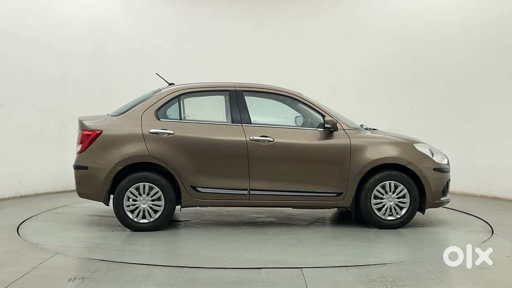 Maruti Suzuki Dzire Vxi Ags, 2022, Petrol