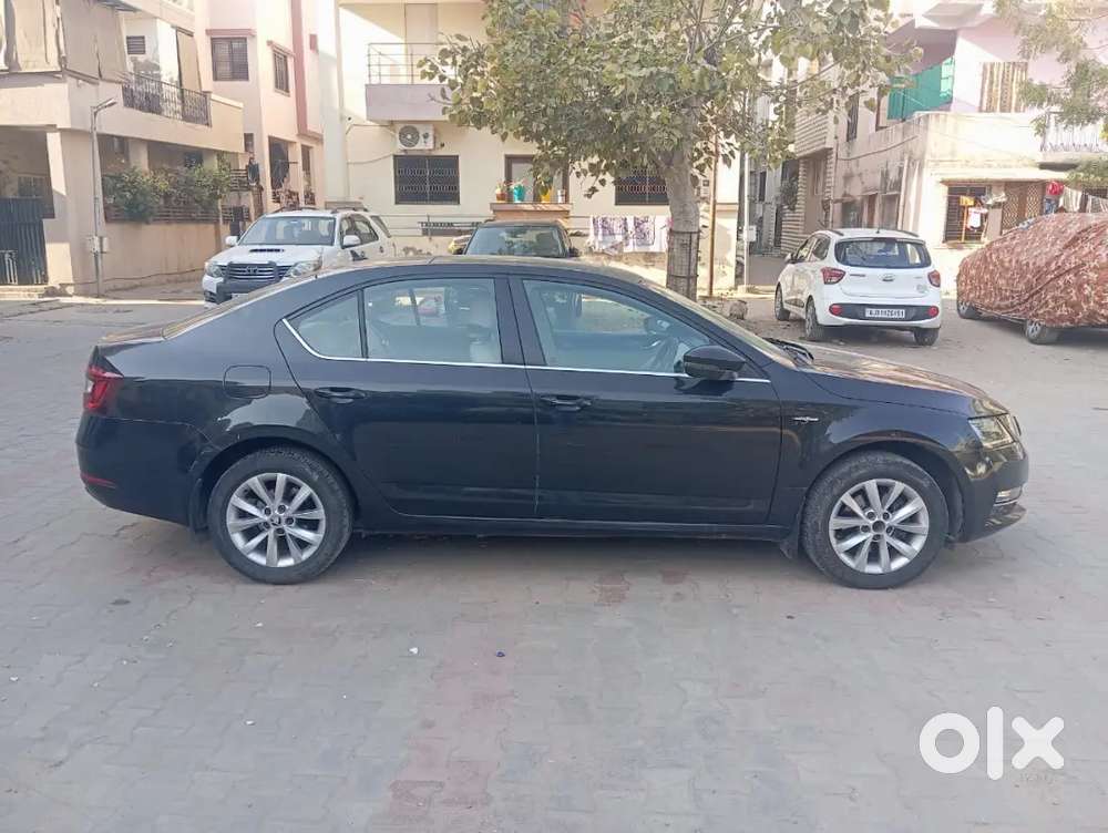 Skoda Octavia 2017 Petrol 990000 Km Driven