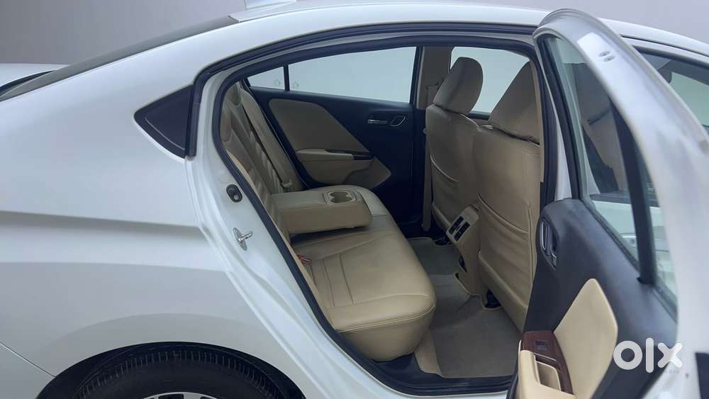 Honda City 1.5 V 4th Gen I-vtec Mt, 2023, Petrol