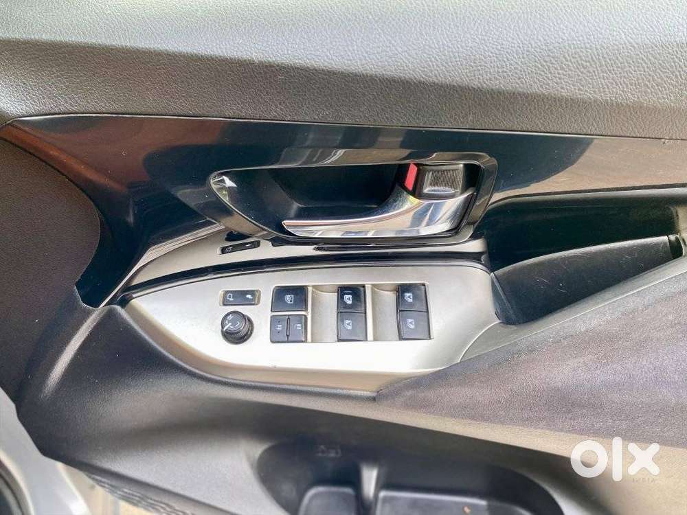 Toyota Innova Crysta 2.4 Vx Mt, 2020, Diesel
