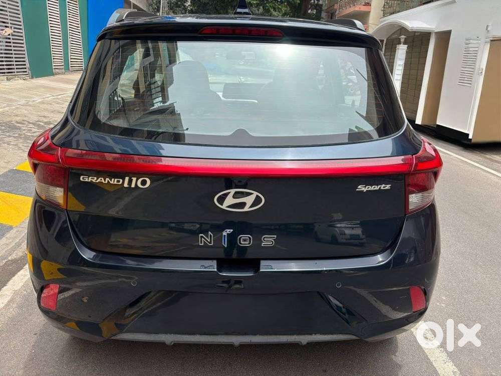 Hyundai Grand i10 Nios AMT Sportz, 2025, Petrol