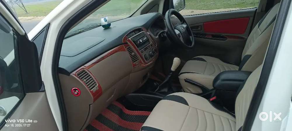Toyota Innova 2015