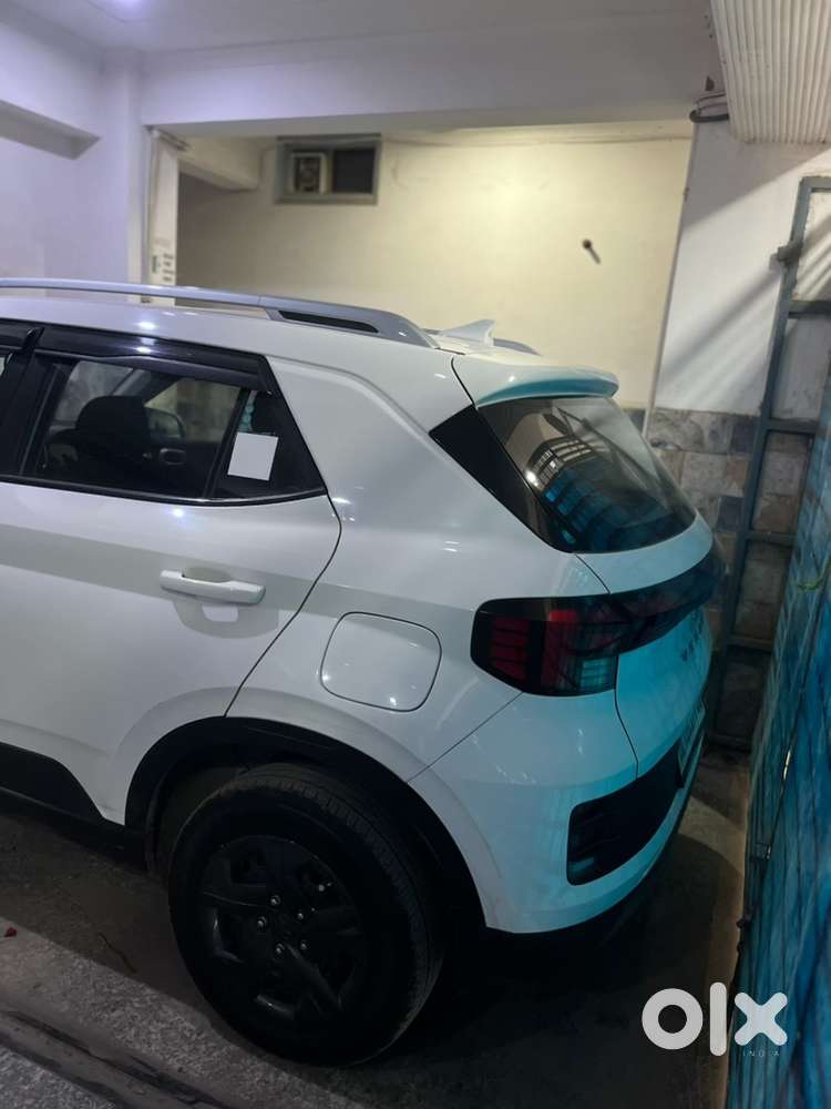 Hyundai Venue Petrol Well Maintained