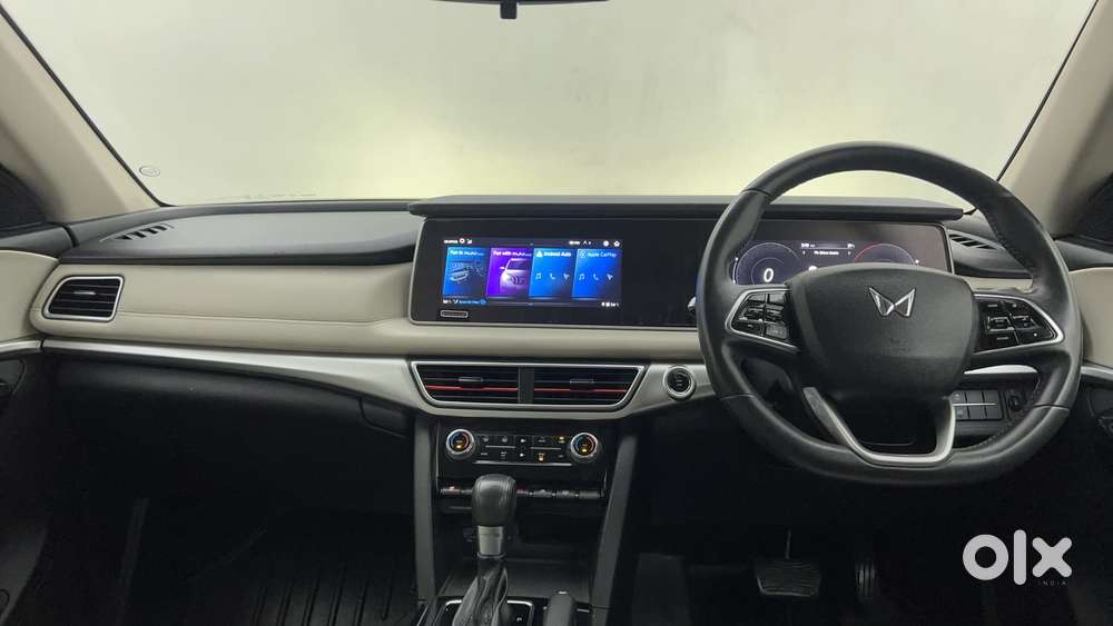 Mahindra Xuv700 2.0 Ax 7 Petrol At Str, 2023, Petrol
