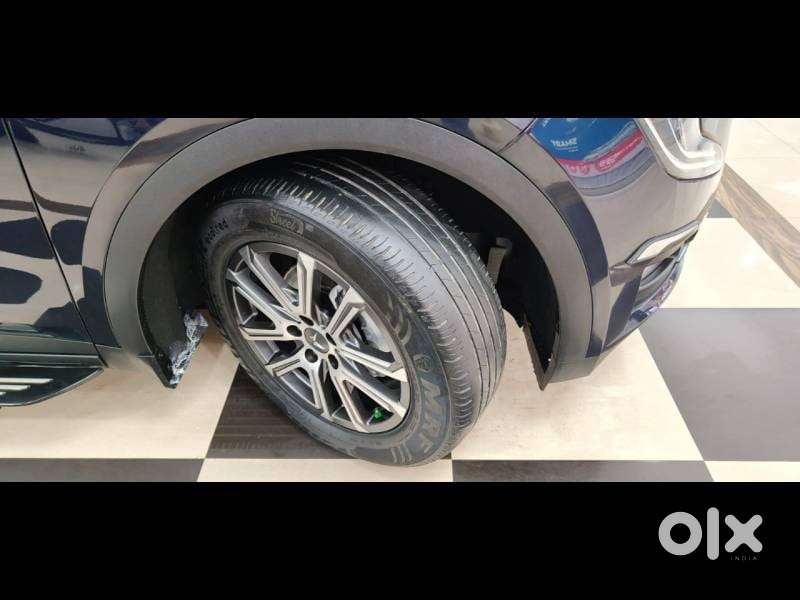 Mahindra Xuv700 2.0 Ax 7 Petrol At Luxury Pack Str, 2023, Petrol