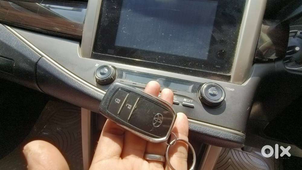 Toyota Innova Crysta 2.4 Vx Mt, 2016, Diesel