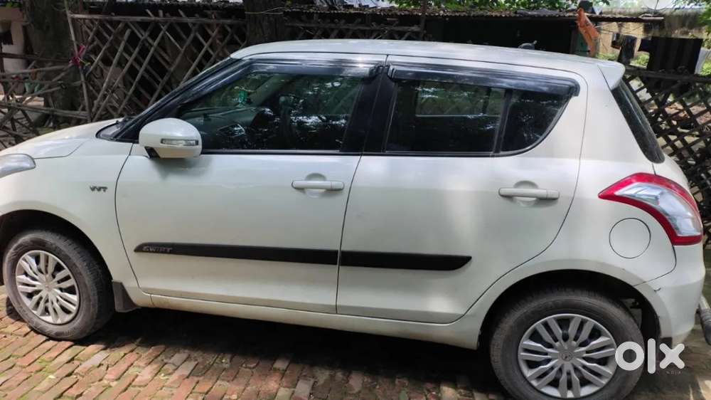 Maruti Suzuki Swift Vxi Optional, 2016, Petrol