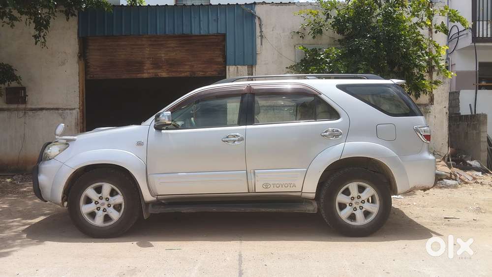 Toyota Fortuner Diesel 2011