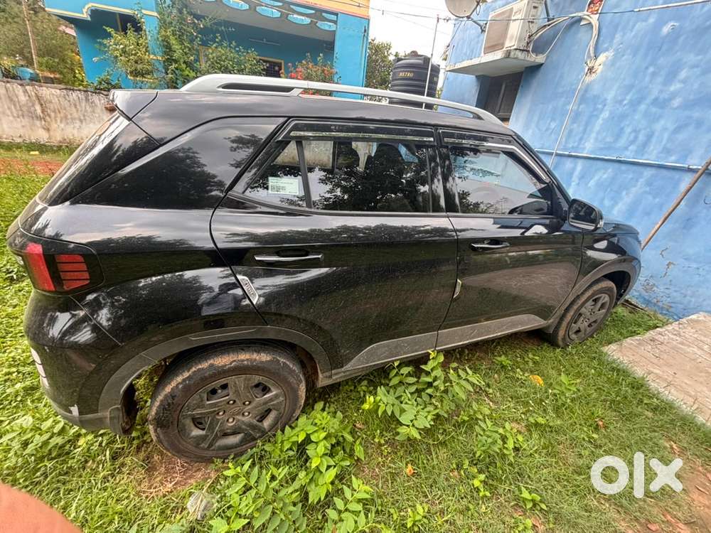 Hyundai Venue Petrol 2025