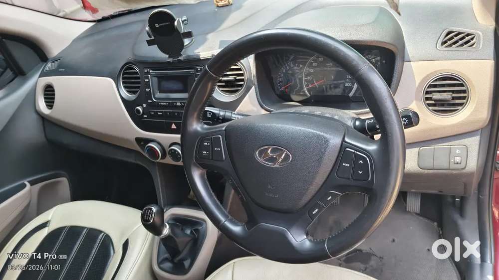 Grand I10 2016 Petrol Only 34000 Km Driven , Top Variant