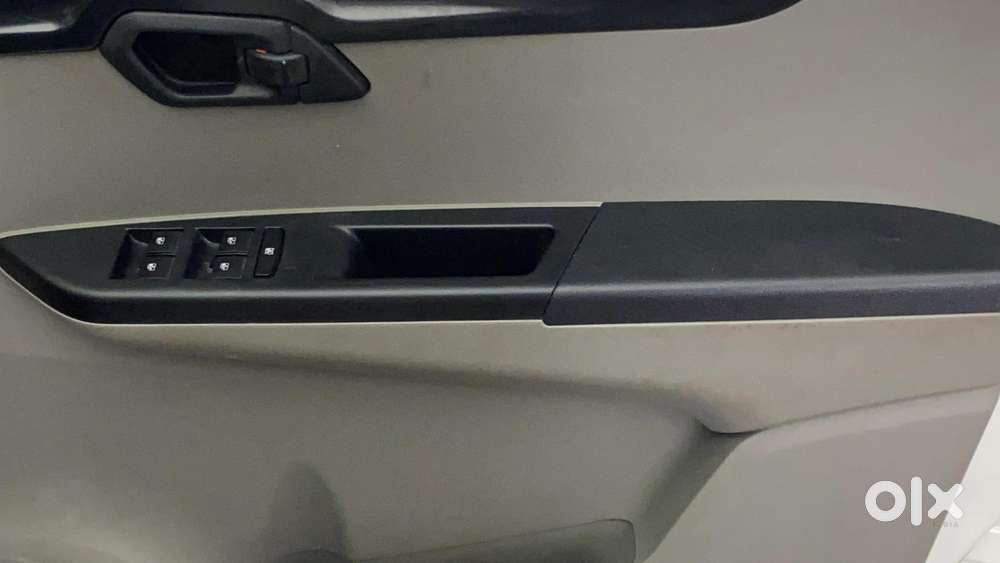 Mahindra Kuv 100 Mfalcon G80 K4, 2016, Petrol