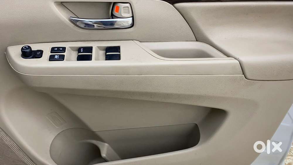 Maruti Suzuki Ertiga Zxi At Petrol, 2019, Petrol