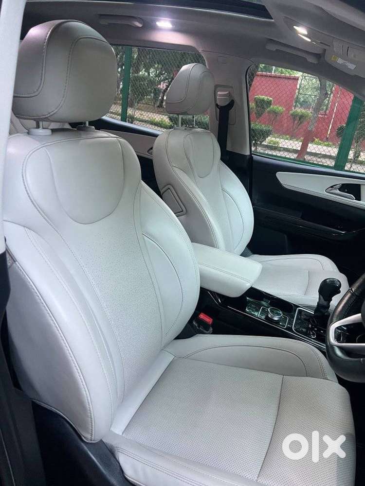 Mahindra Xuv700 2.2 Ax 7 Diesel At Str Awd, 2023, Diesel